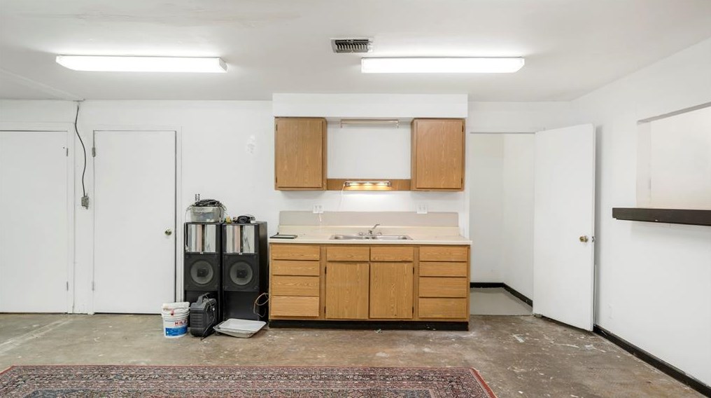 3202 White Oak Dr, Houston TX 77009-7630 exterior