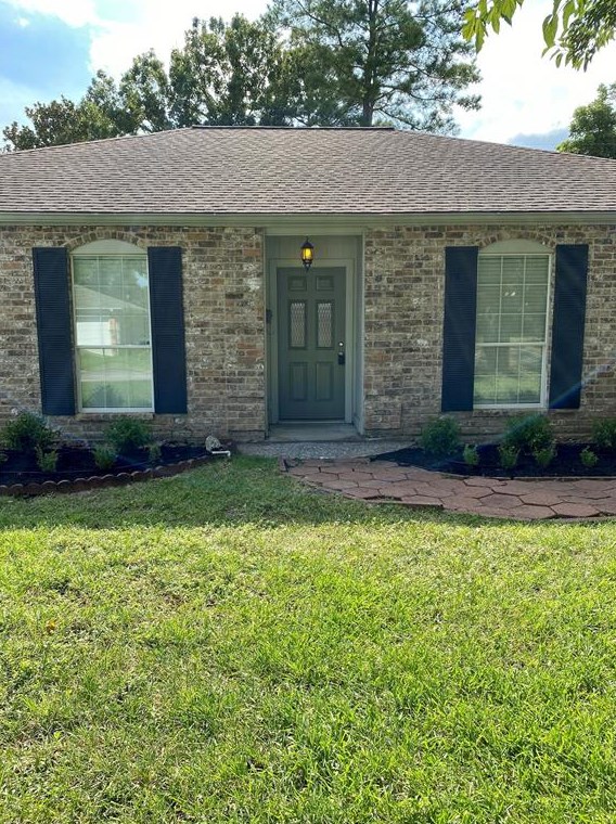 1919 Spillers Ln, Houston TX  77043-2415 exterior