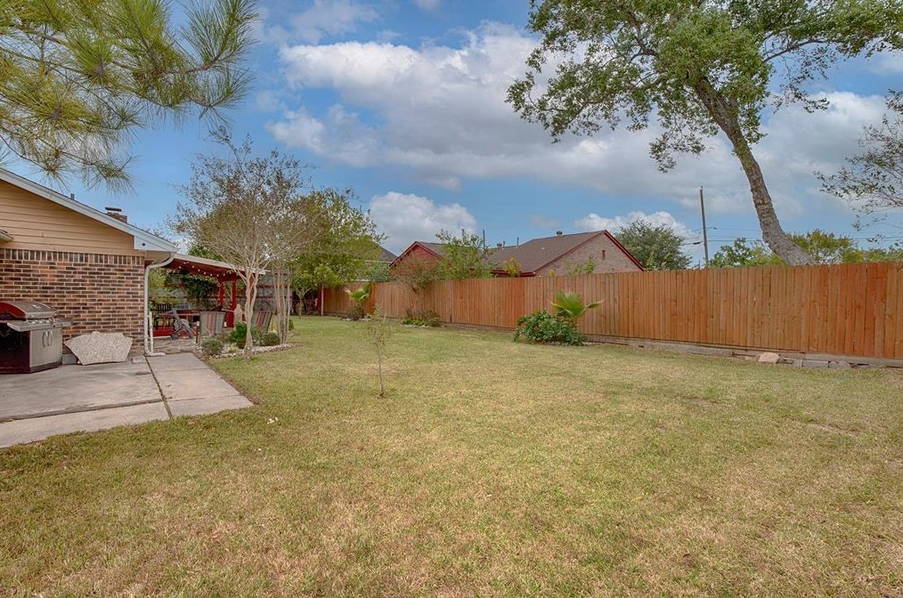 9022 Edgebrook, Houston TX  77075-1240 exterior