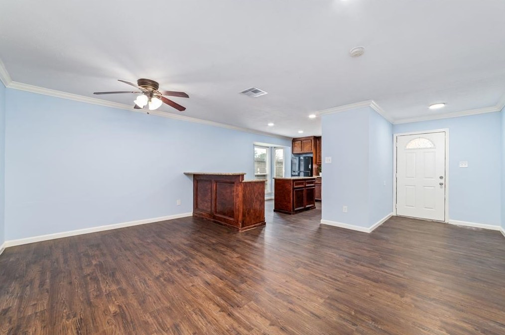 4823 Dollar Reef Dr, Bacliff TX  77518-2420 exterior