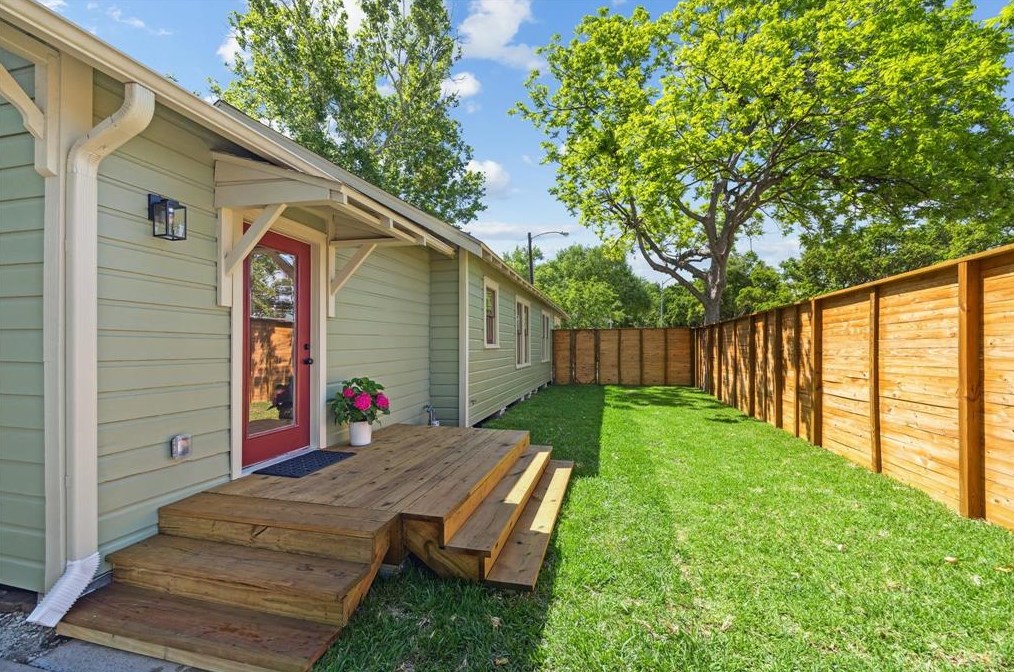 1142 Louise, Houston TX 77009-2958 exterior