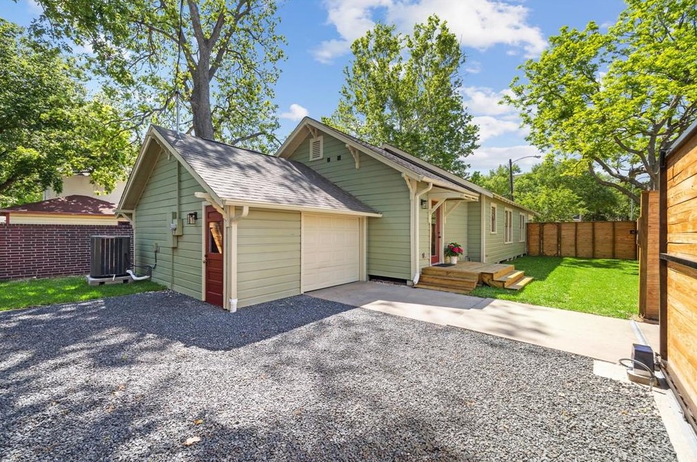 1142 Louise, Houston TX 77009-2958 exterior