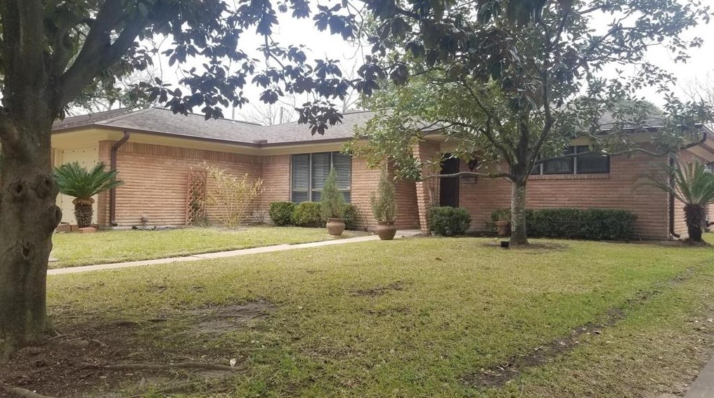 5326 Grape St, Houston TX  77096-1204 exterior