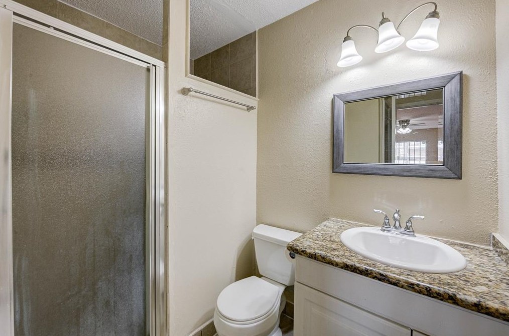 9548 Windswept Ln, Houston TX  77063-5258 exterior