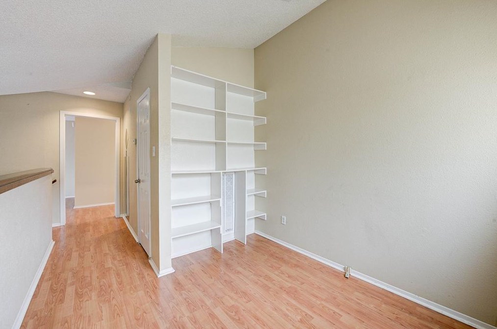 9548 Windswept Ln, Houston TX  77063-5258 exterior
