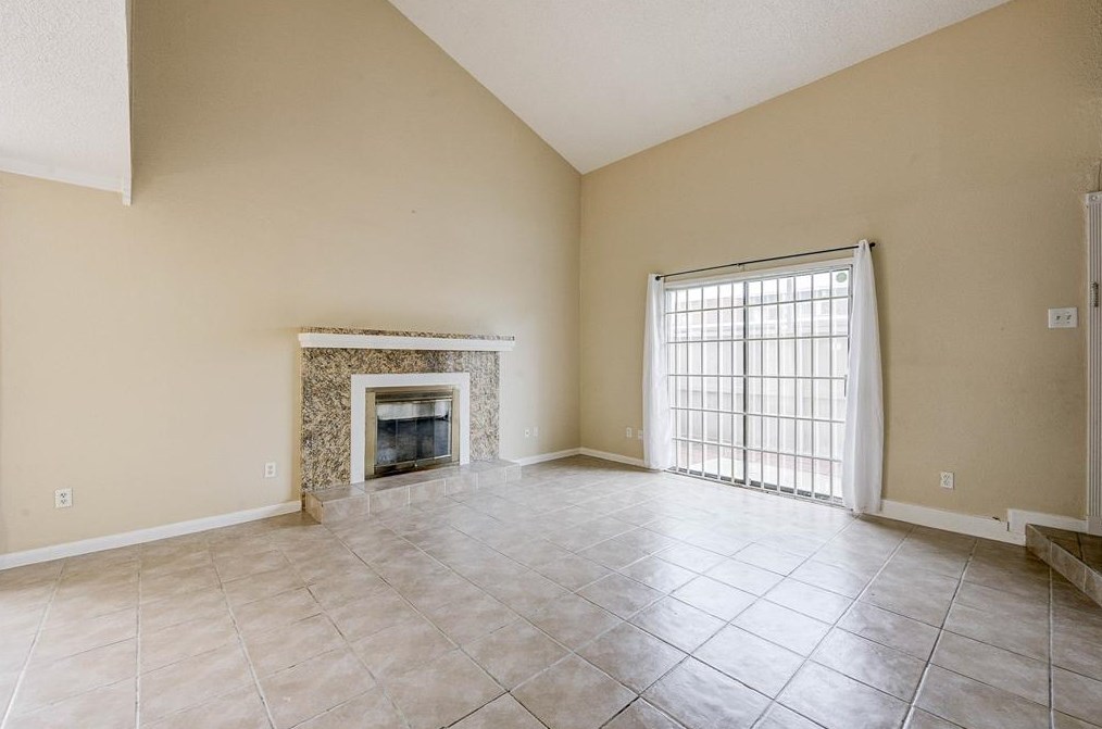 9548 Windswept Ln, Houston TX  77063-5258 exterior
