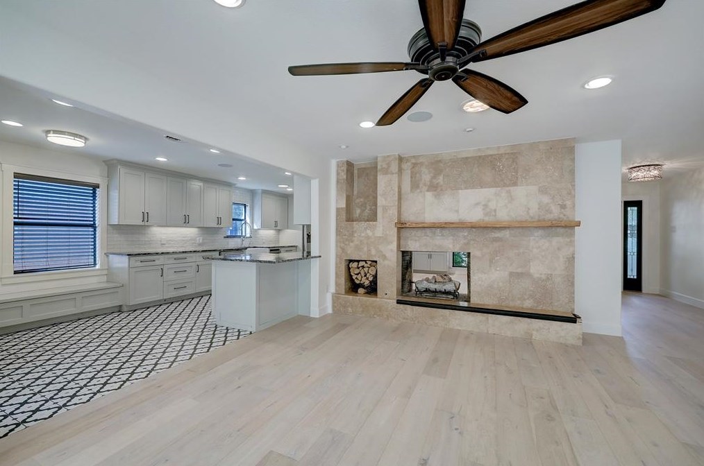 5427 Valkeith Dr, Houston TX  77096-4035 exterior