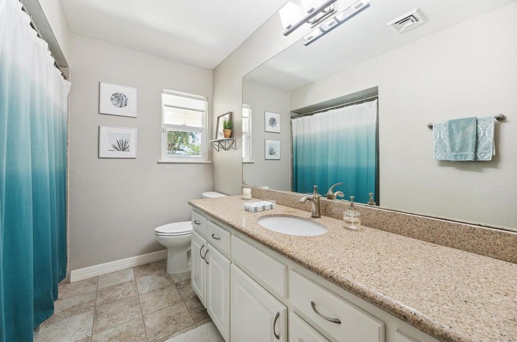 9835 Emnora Ln, Houston TX  77080-4422 exterior