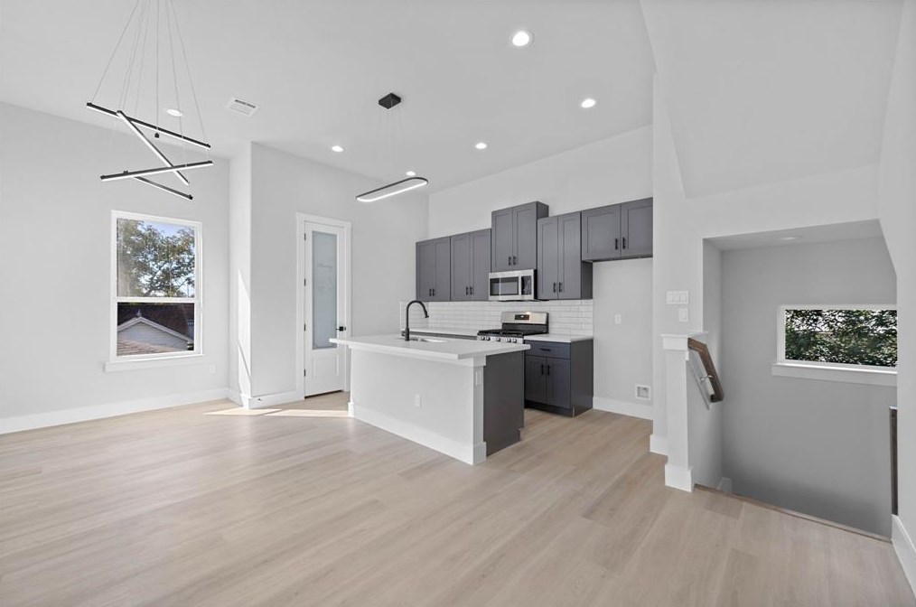 3738 Mainer, Houston TX  77021-6129 exterior