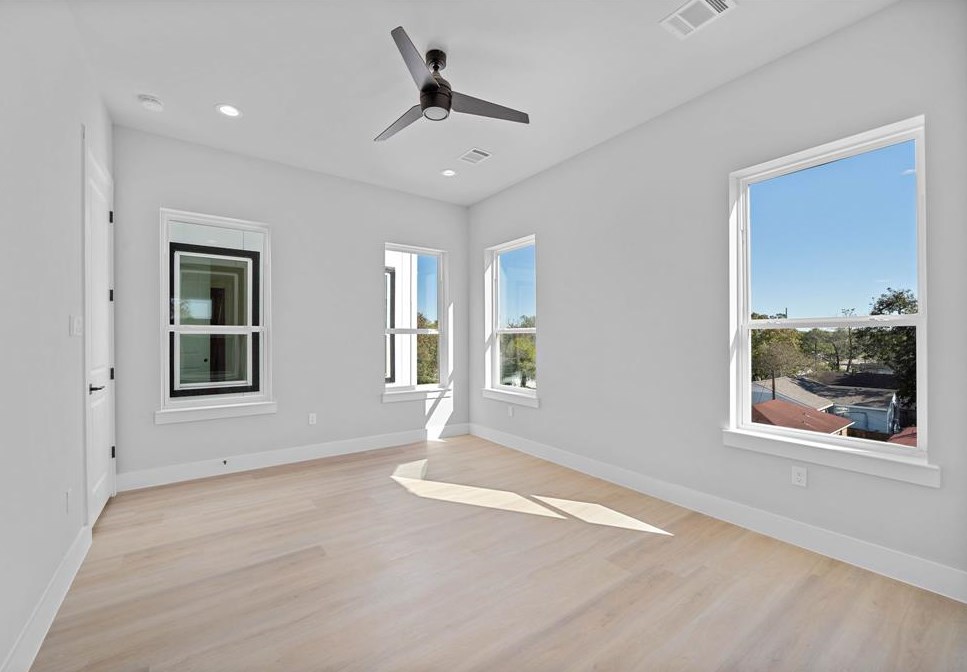 3738 Mainer, Houston TX  77021-6129 exterior