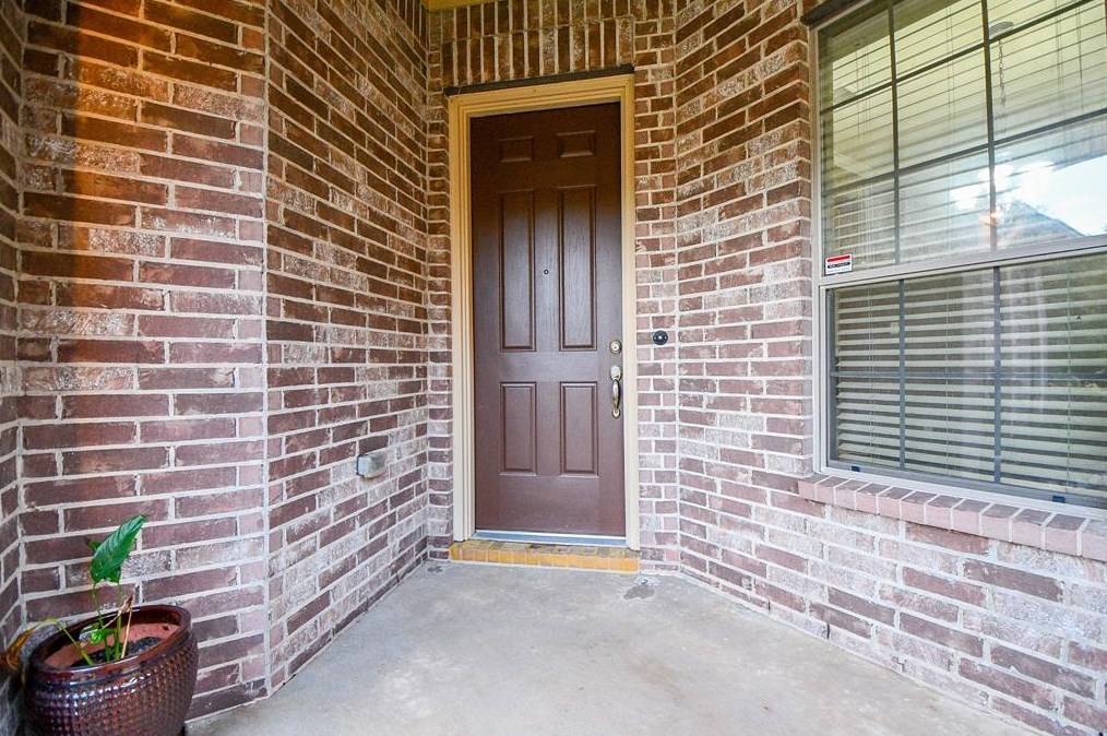 2114 Ascot Ln, Sugar Land TX  77479-6683 exterior
