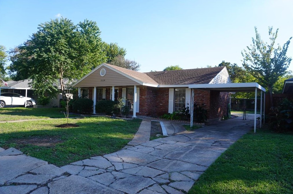 5119 Saxon Dr, Houston TX  77092-5541 exterior