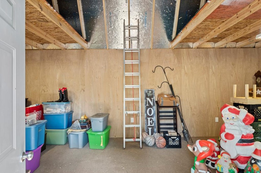 2211 Silver Oaks St, Roman Forest TX 77357-3105 exterior