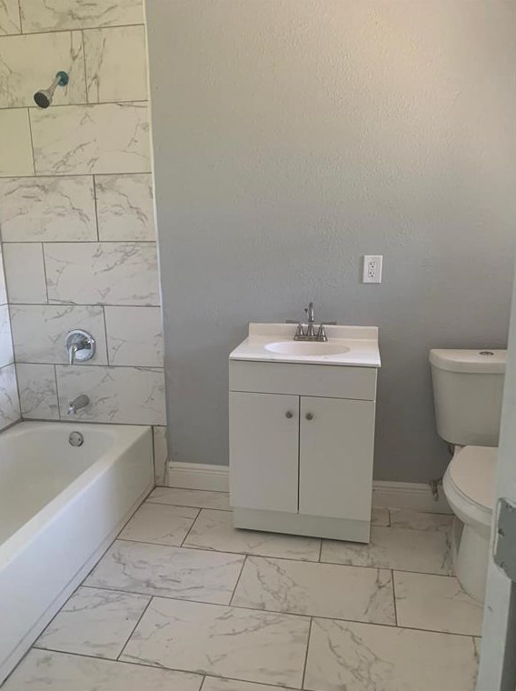 5859 Westover St, Houston TX  77033-2233 exterior