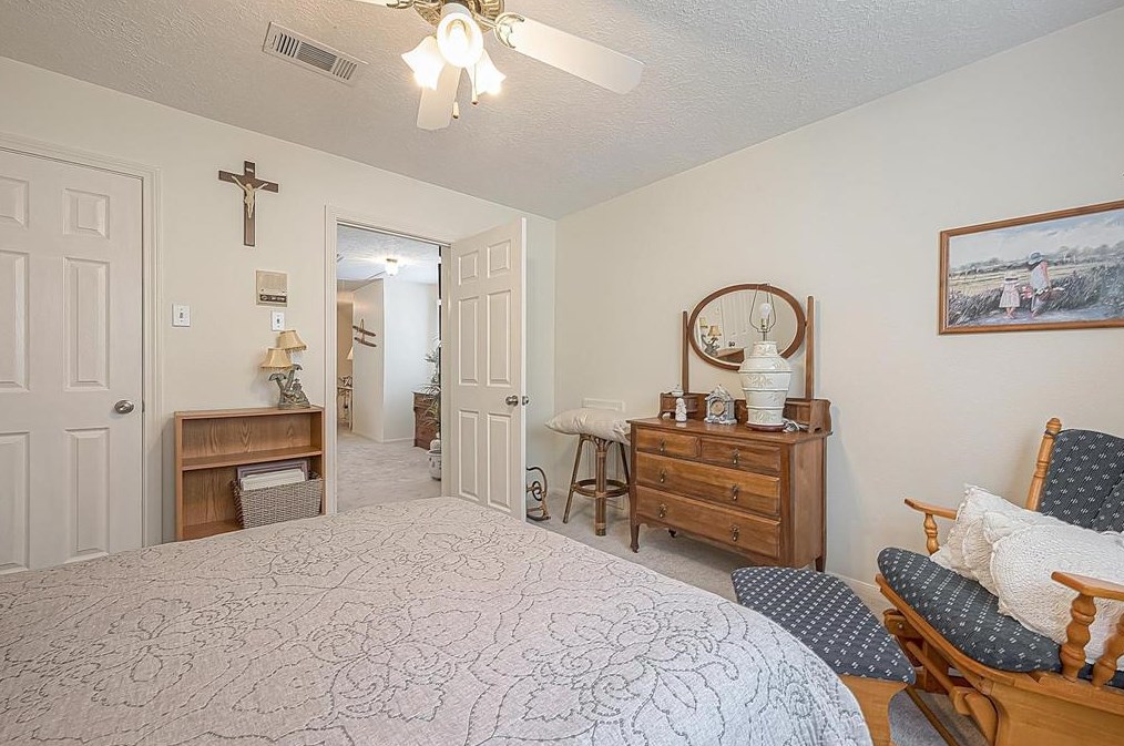 11518 Normont Dr, Houston TX  77070-2958 exterior