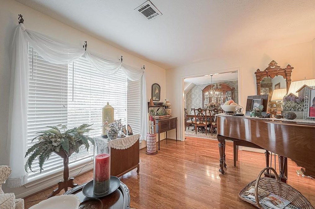 11518 Normont Dr, Houston TX  77070-2958 exterior