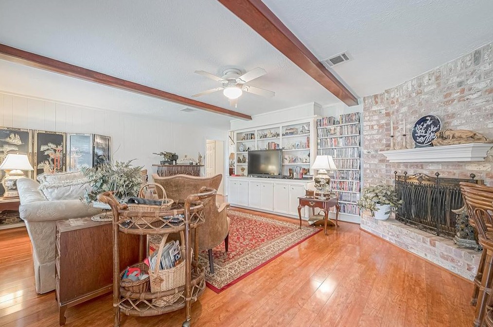 11518 Normont Dr, Houston TX  77070-2958 exterior