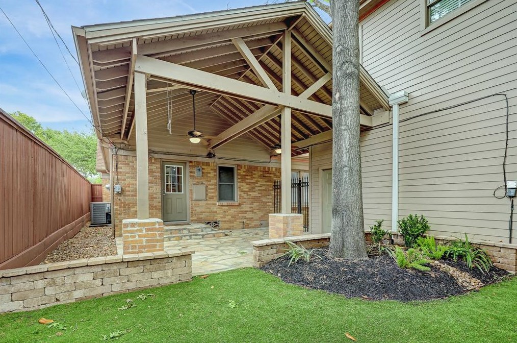 712 Ridge St, Houston TX  77009-7418 exterior