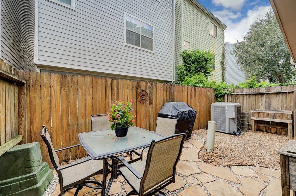 1644 13 St, Houston TX  77008-7146 exterior