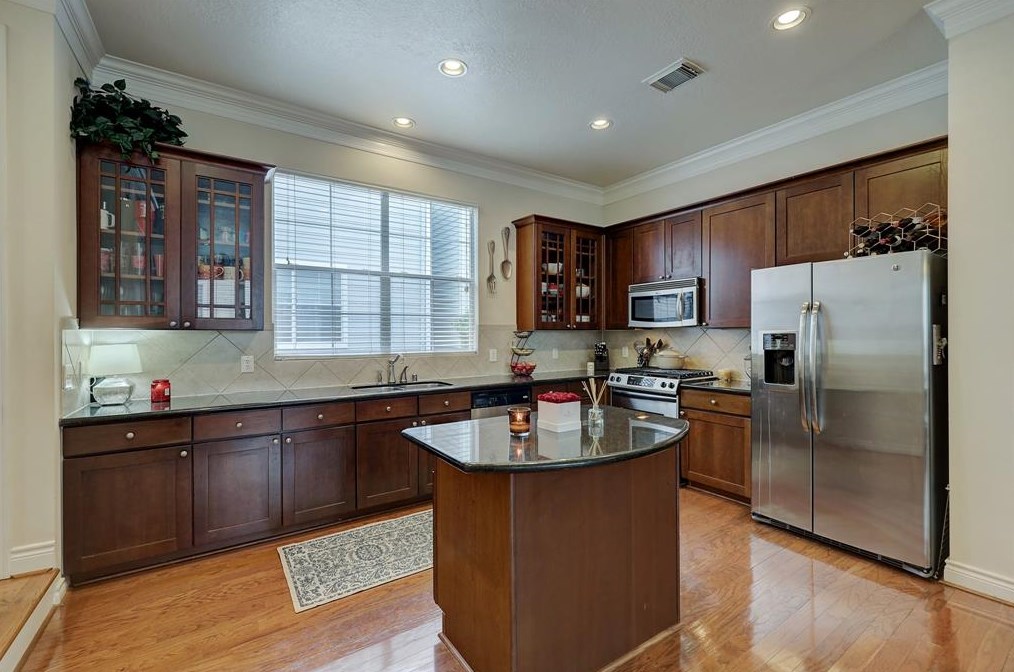 1644 13 St, Houston TX  77008-7146 exterior
