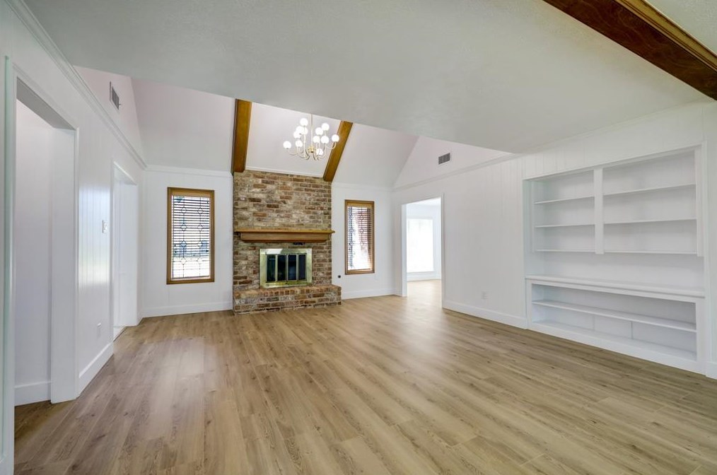 5714 Spanish Oak Dr, Houston TX  77066-2338 exterior