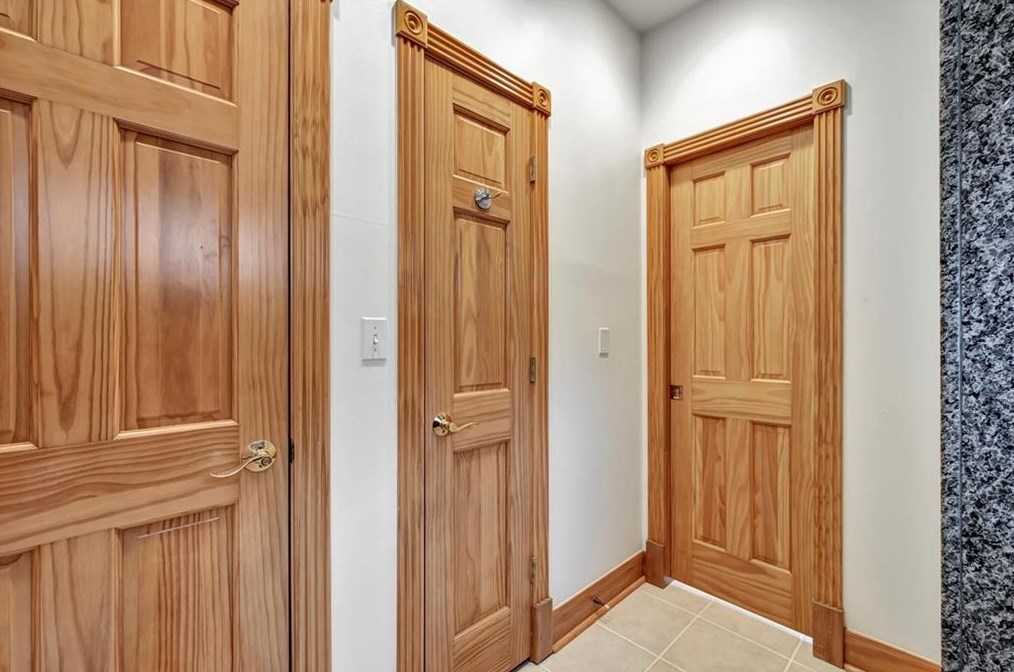 3313 Mcculloch Cir, Houston TX  77056-6216 exterior