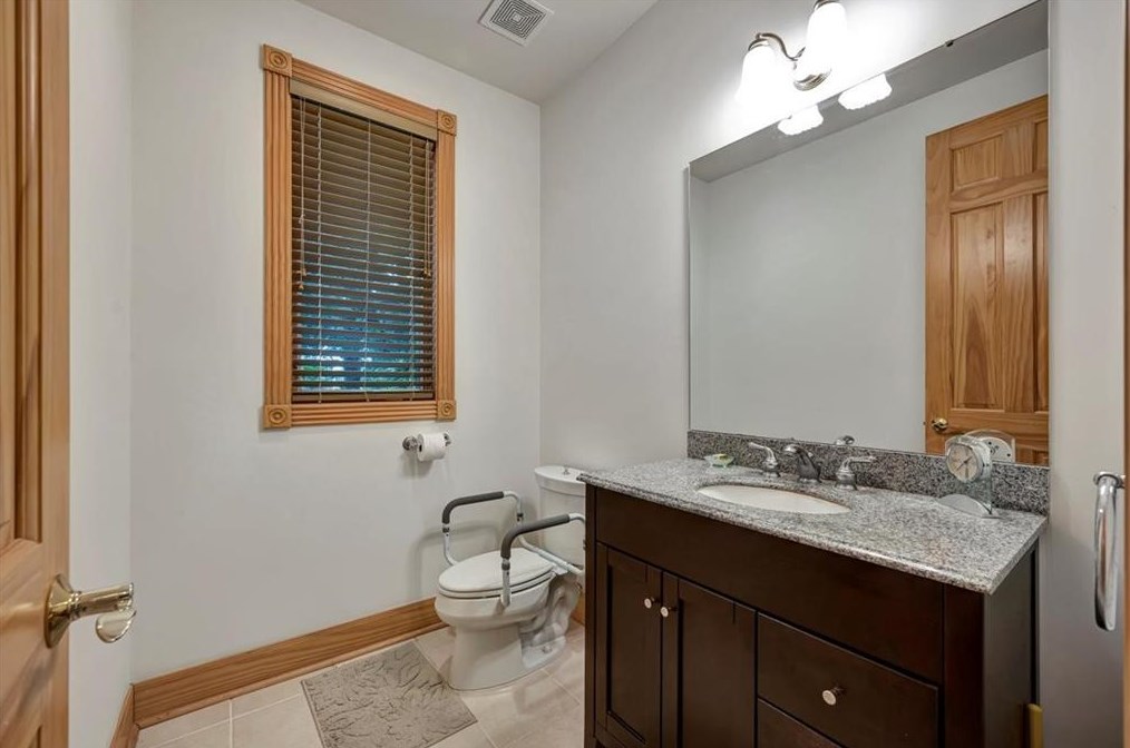 3313 Mcculloch Cir, Houston TX  77056-6216 exterior