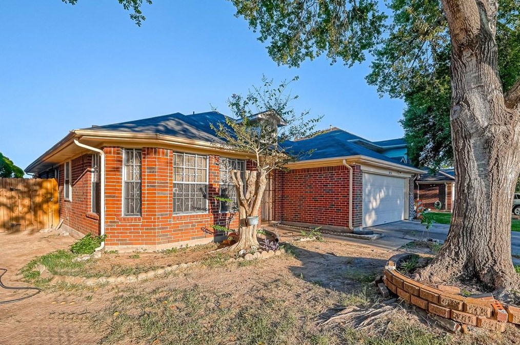 6414 Cape Forward Dr, Houston TX  77083-1837 exterior