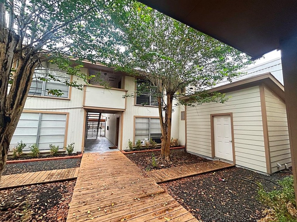 1914 Mcduffie St, Houston TX  77019-7717 exterior