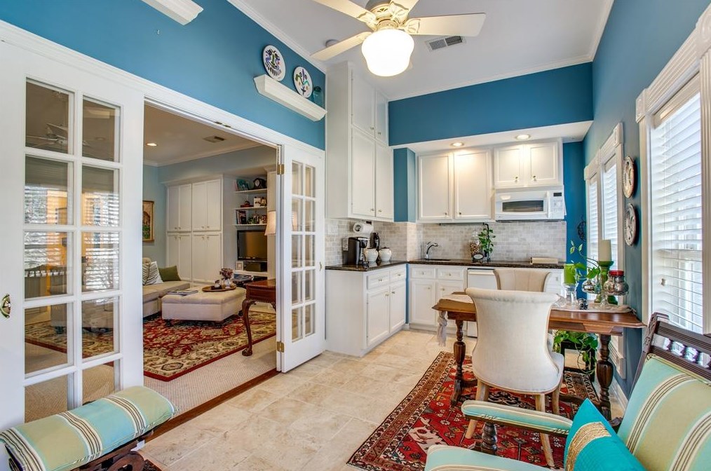 425 Marshall, Houston TX  77006-4607 exterior