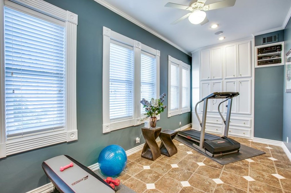 425 Marshall, Houston TX  77006-4607 exterior