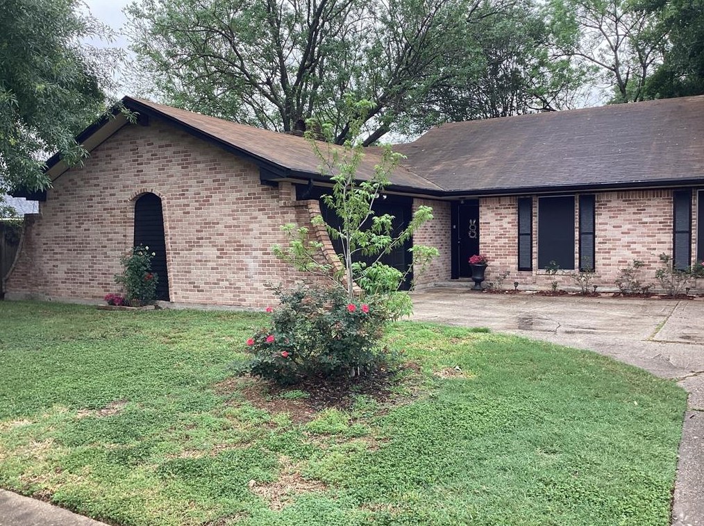 3610 Mayfield Oaks Ln, Houston TX  77088-5643 exterior