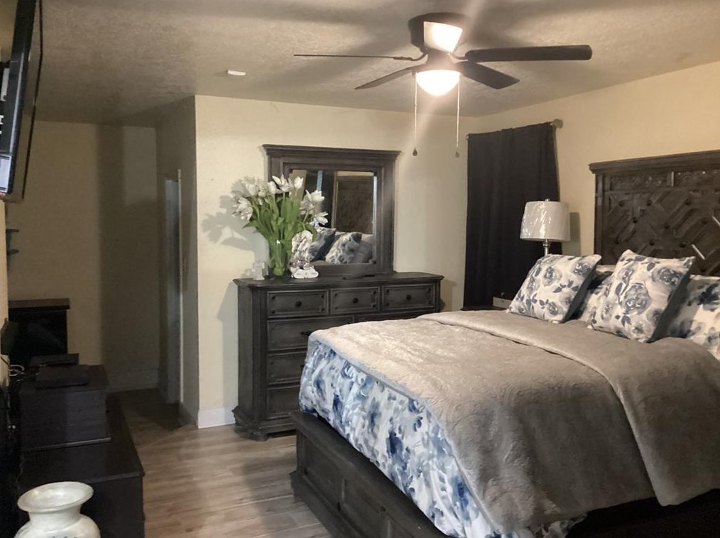 3610 Mayfield Oaks Ln, Houston TX  77088-5641 exterior