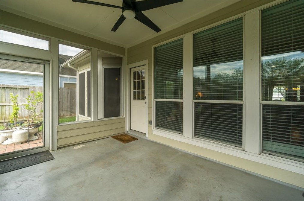 8822 Grn Castle Way, Houston TX 77095-4813 exterior