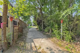 7926 Hennessy Ln, Spring, TX 77389 - Photo 3