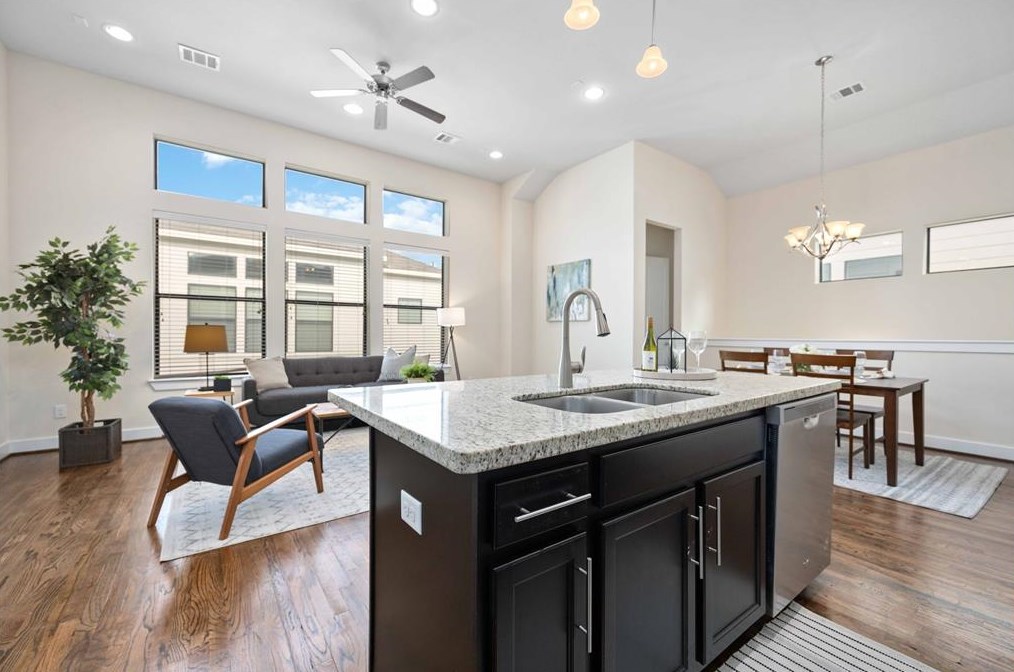 2129 Engelmohr St, Houston TX  77054-3817 exterior