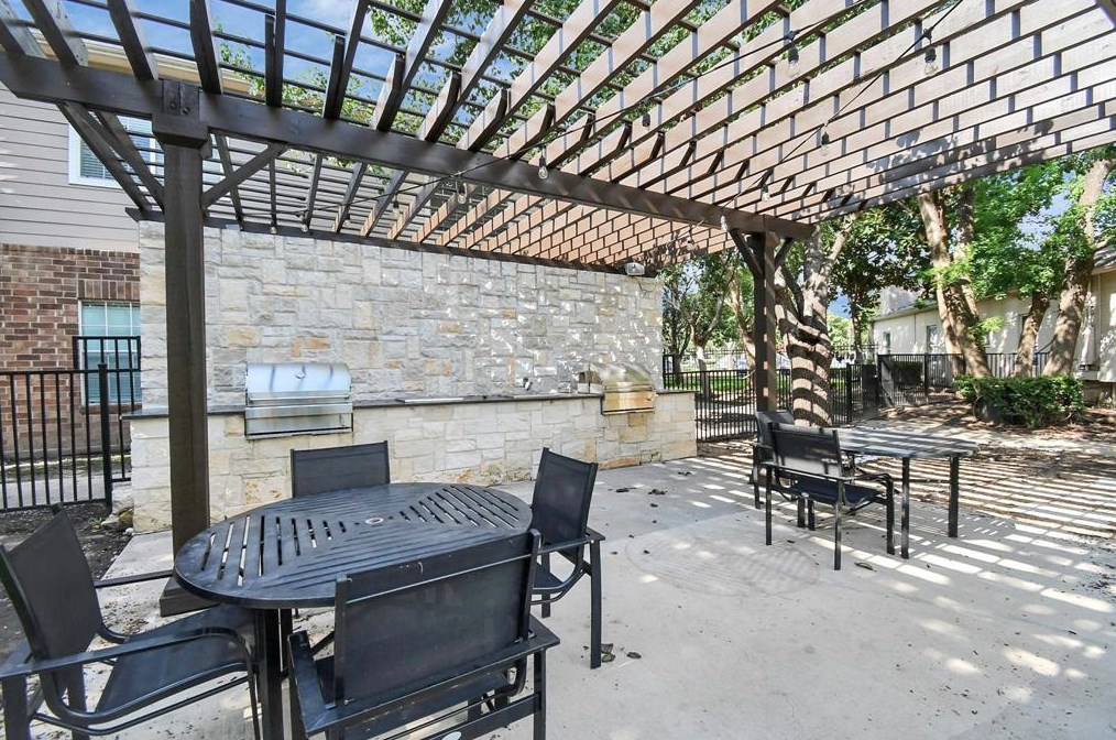 11355 Richmond Ave, Houston TX  77082-7635 exterior