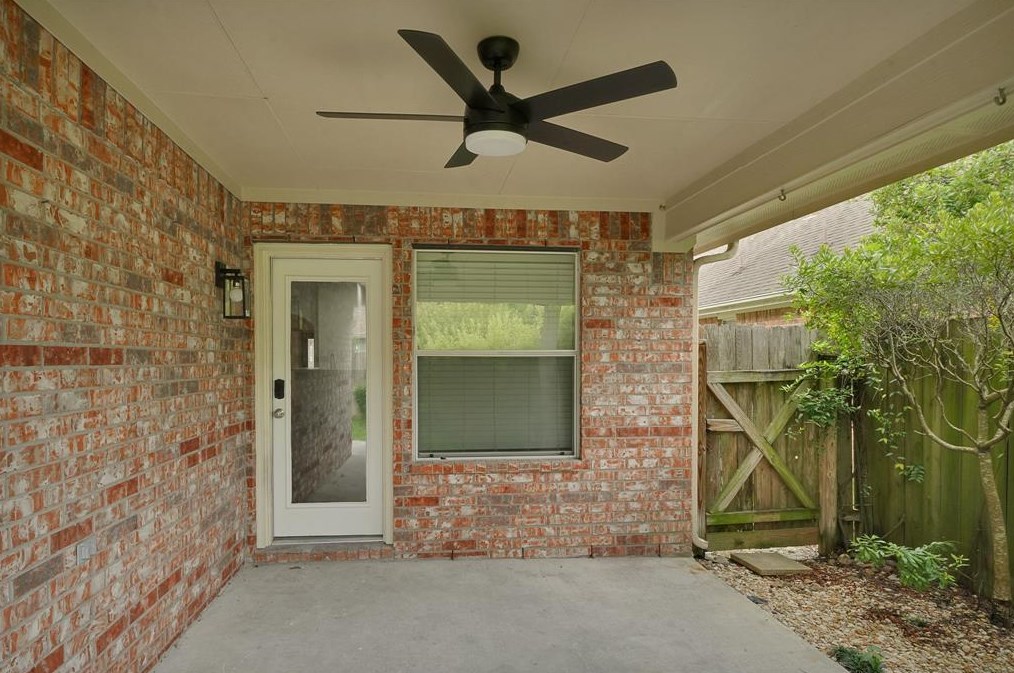 26937 Carriage Mnr Ln, Humble TX 77339-6203 exterior