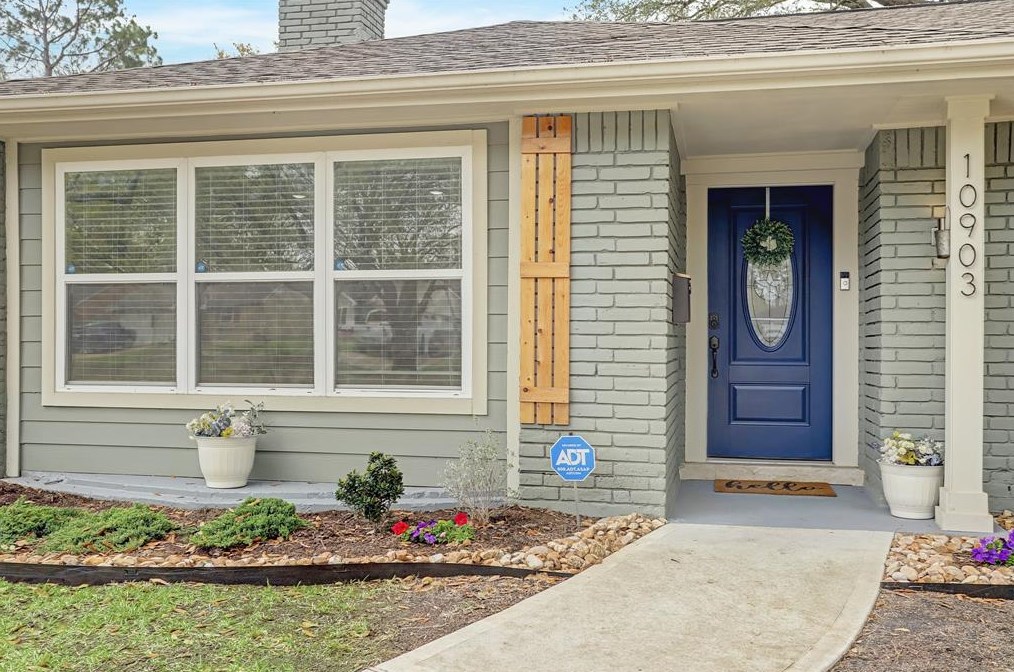 10903 Hillcroft St, Houston TX  77096-6032 exterior
