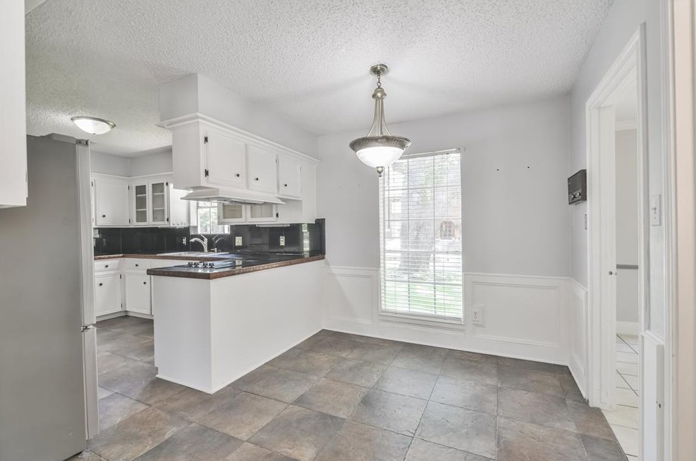 17519 Sugar Pne Dr, Houston TX 77090-2053 exterior