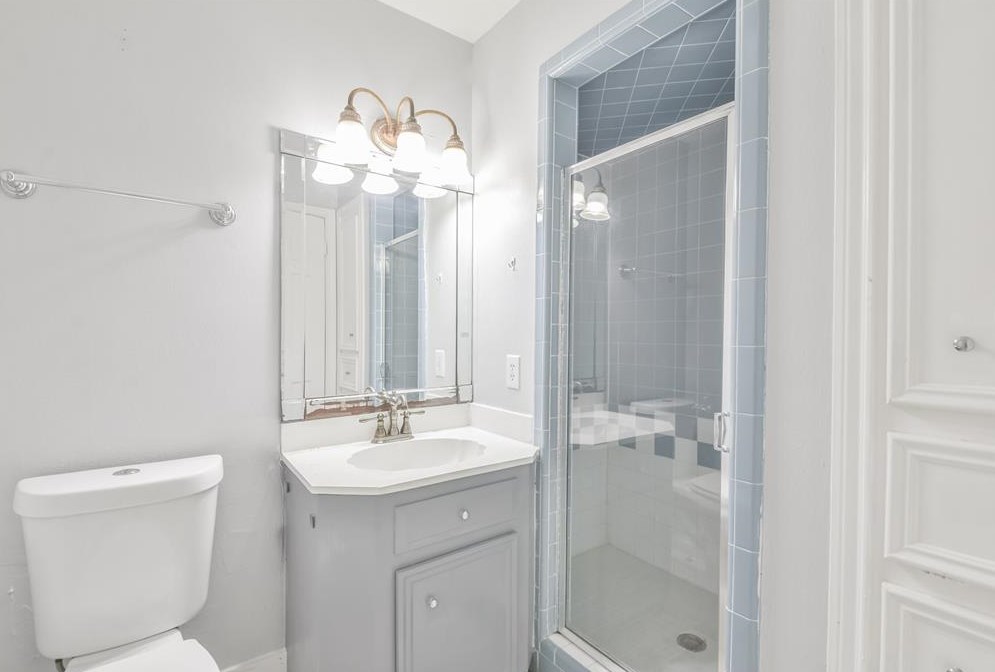 17519 Sugar Pne Dr, Houston TX 77090-2053 exterior