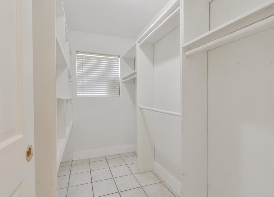 17519 Sugar Pne Dr, Houston TX 77090-2053 exterior