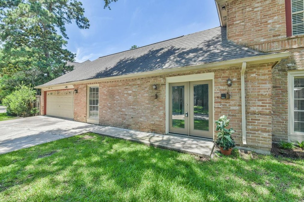 17519 Sugar Pne Dr, Houston TX 77090-2053 exterior