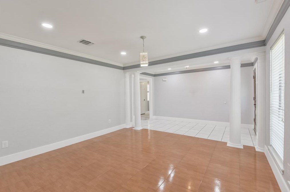 17519 Sugar Pne Dr, Houston TX 77090-2053 exterior