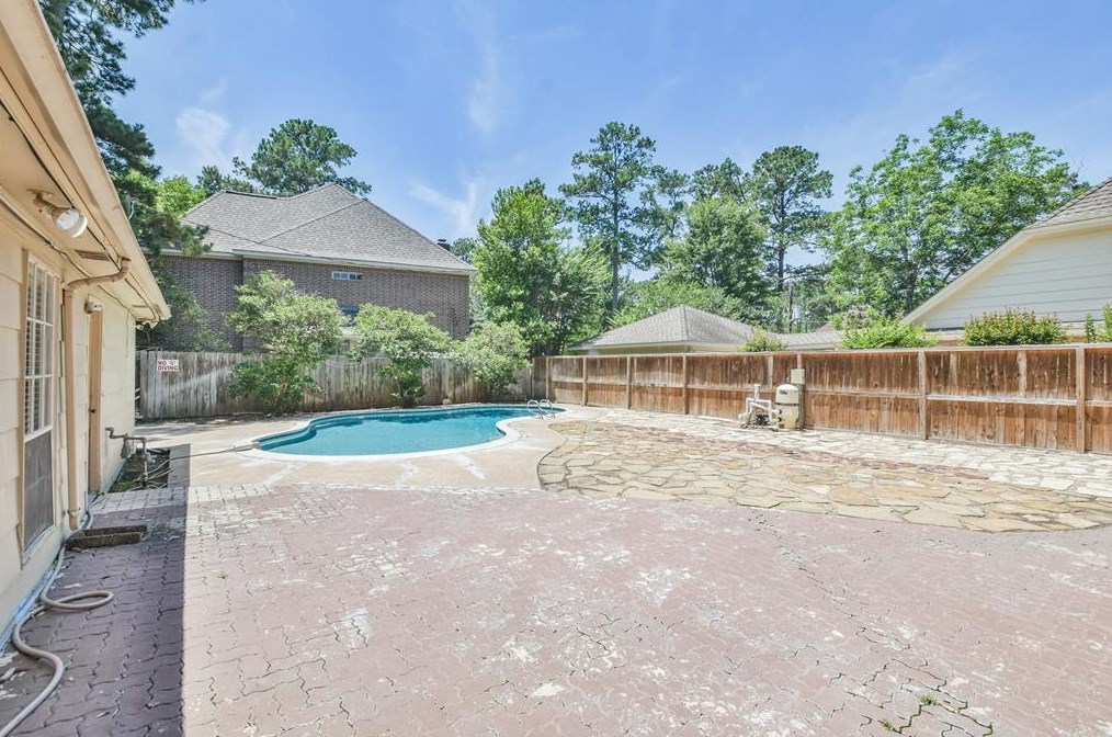 17519 Sugar Pne Dr, Houston TX 77090-2053 exterior