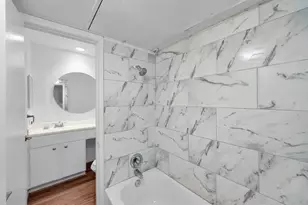 2100 Wilcrest Dr, Houston, TX 77042 - Photo 23