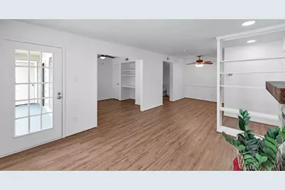 2100 Wilcrest Drive #203, Houston, TX 77042 - Photo 7