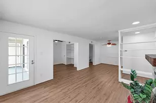 2100 Wilcrest Dr, Houston, TX 77042 - Photo 7