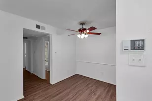 2100 Wilcrest Dr, Houston, TX 77042 - Photo 25