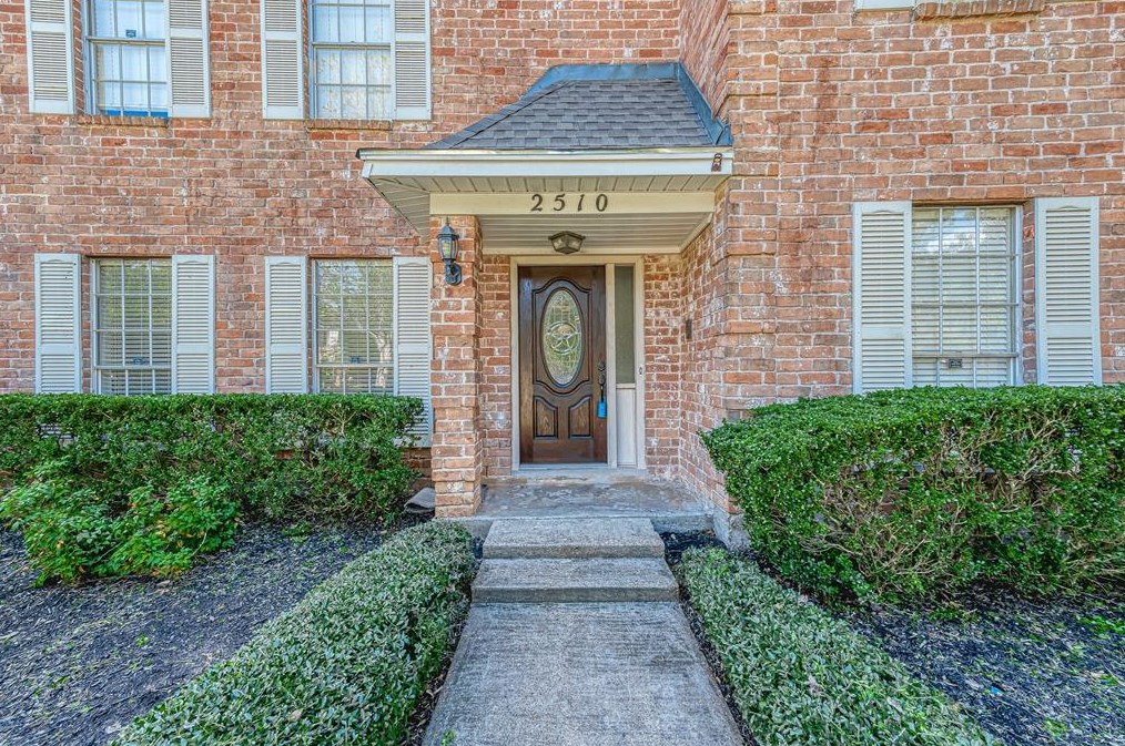 2510 Wind Fall Ln, Sugar Land TX  77479-1409 exterior